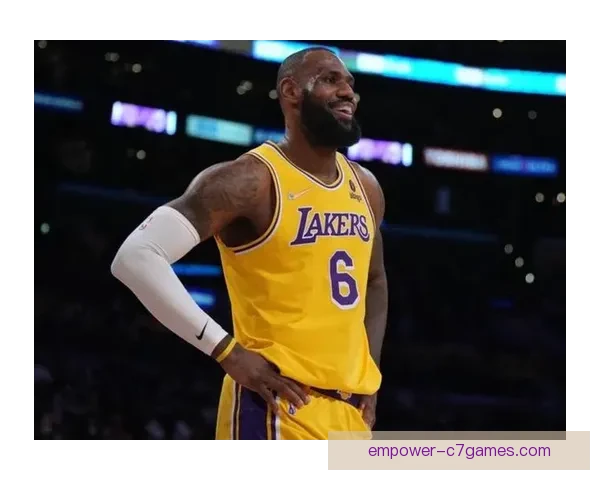 詹姆斯创下新纪录湖人逆转战胜勇士迎来三连胜