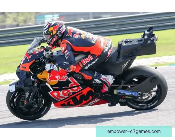 MotoGP赛季激战升级车手争锋焦点转向冠军争夺与技术革新趋势解析