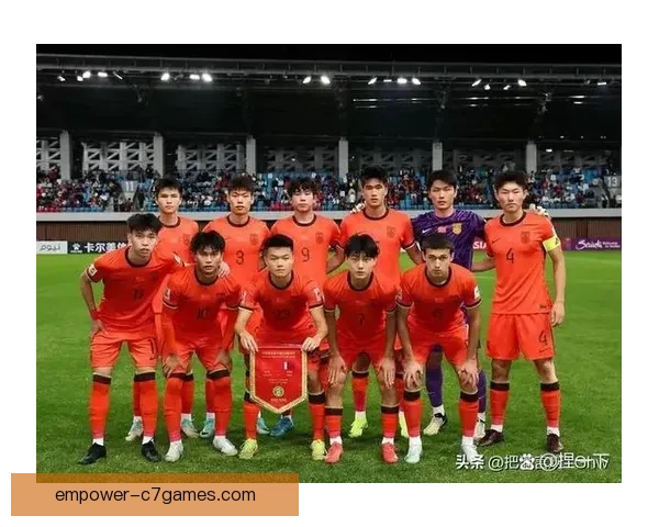 中国足球联赛激战正酣 多支球队争夺冠军席位悬念重重