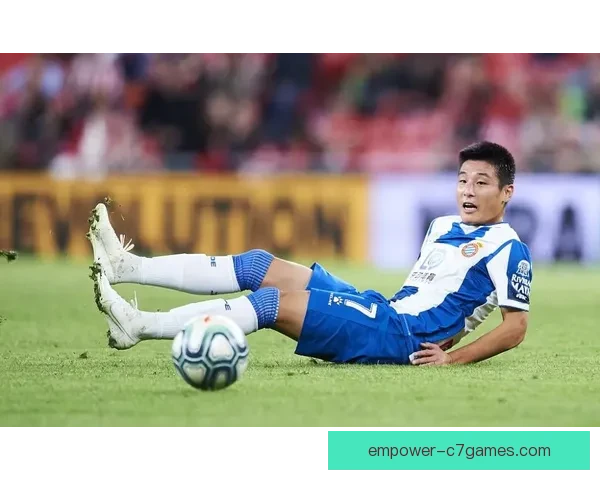 奥格斯堡俱乐部阵容调整与新赛季表现前景分析