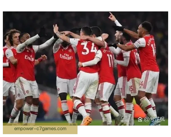 欧冠焦点战：豪门对决激烈上演球星表现引热议